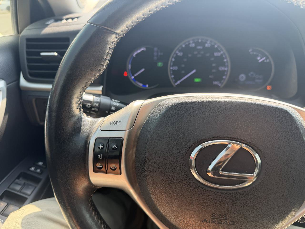 Used 2012 Lexus CT 200h Premium w/ Premium Audio Pkg FWD image 23