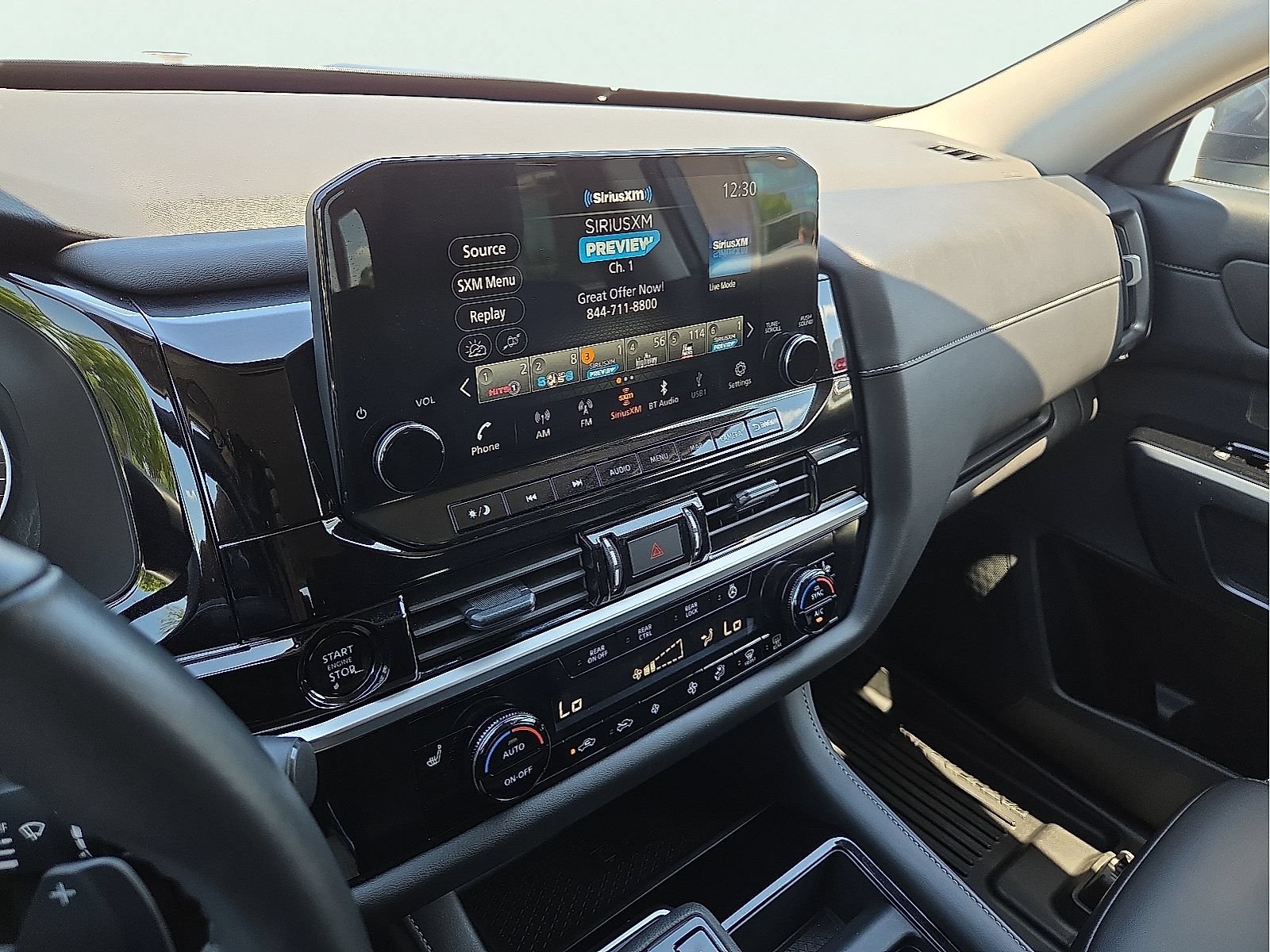 Used 2025 Nissan Pathfinder SL AWD/4WD image 16