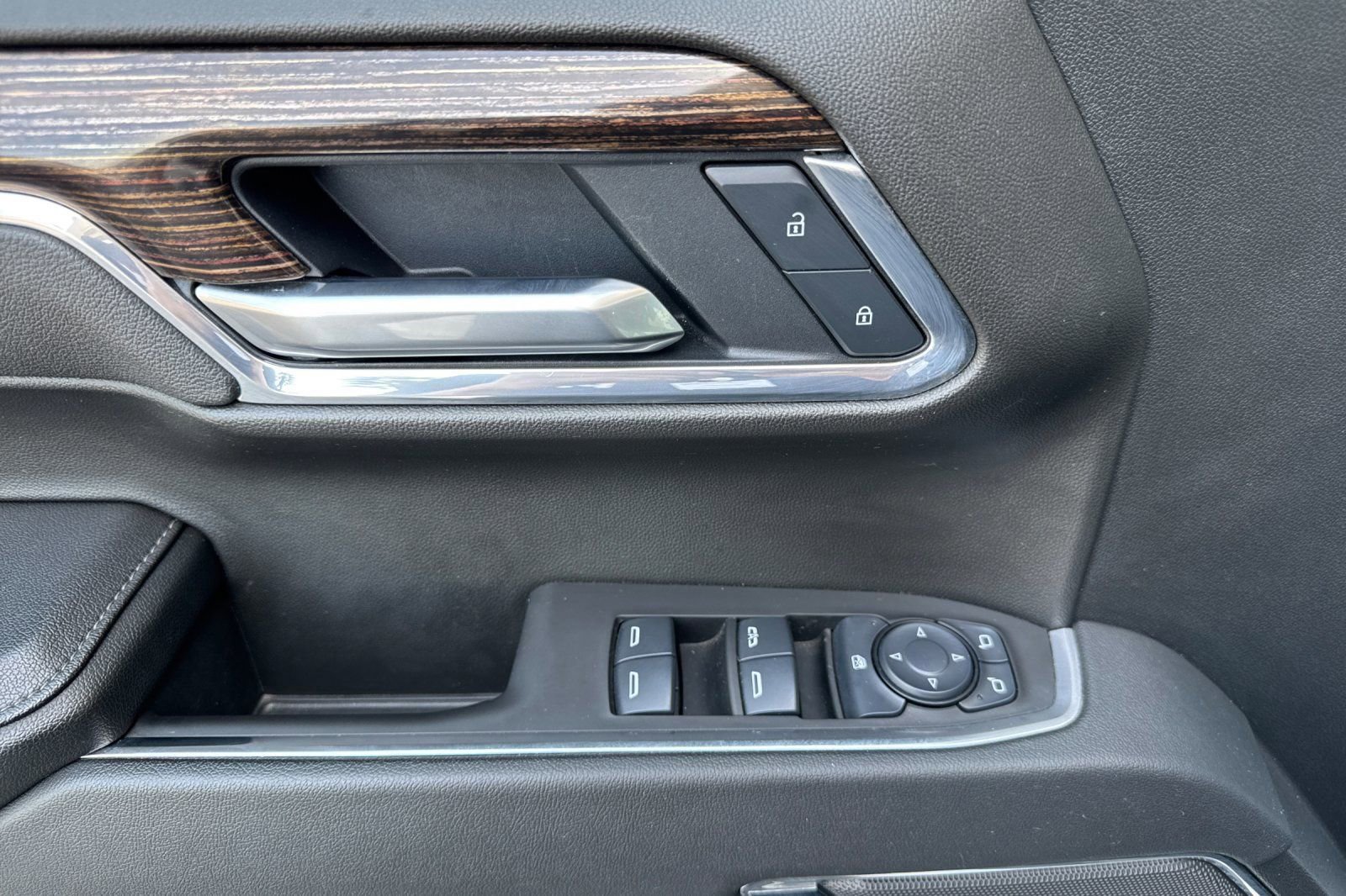 Certified 2025 GMC Sierra 1500 Elevation RWD image 11