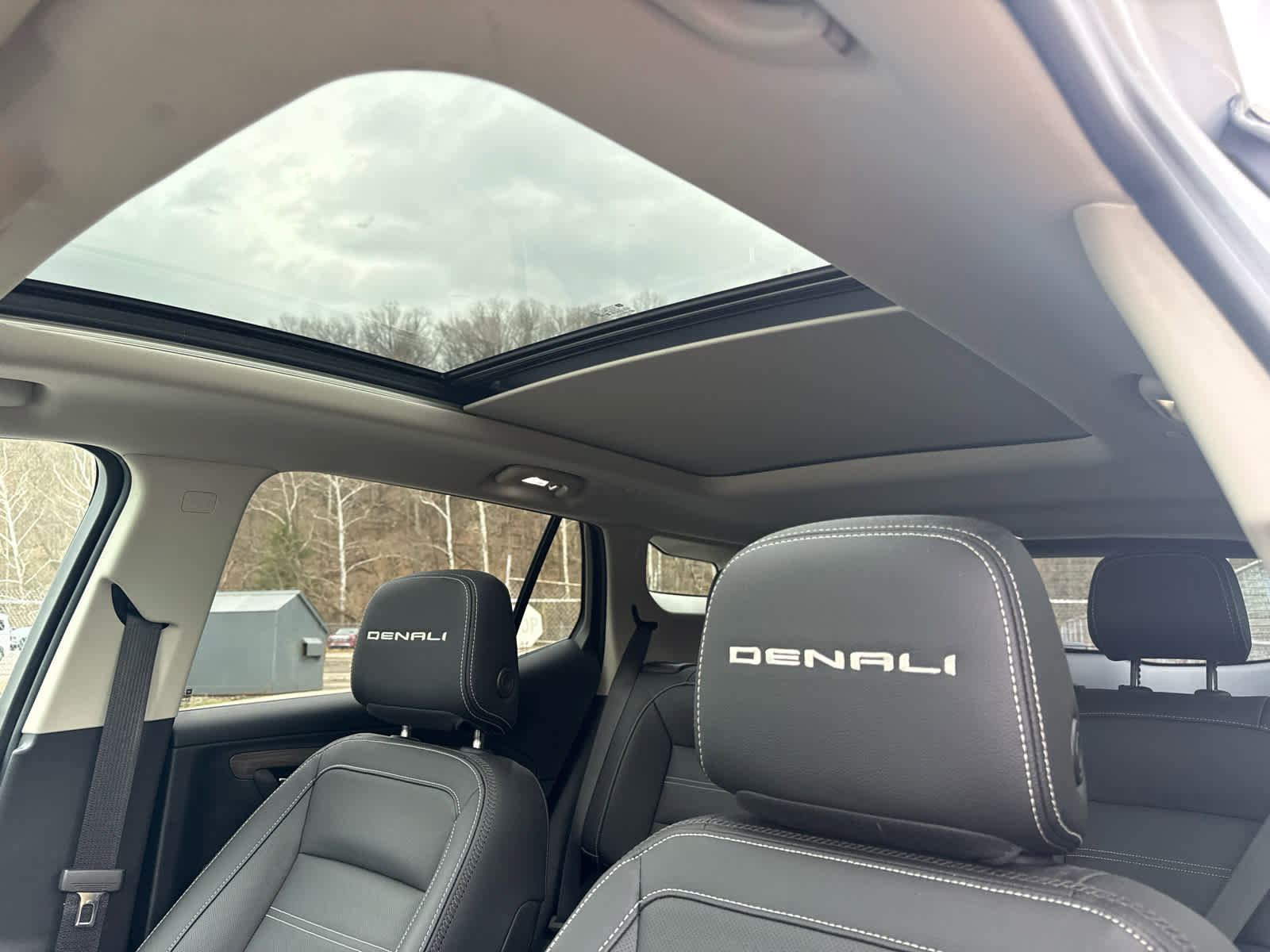 Used 2023 GMC Terrain Denali w/ Denali Premium Package image 13