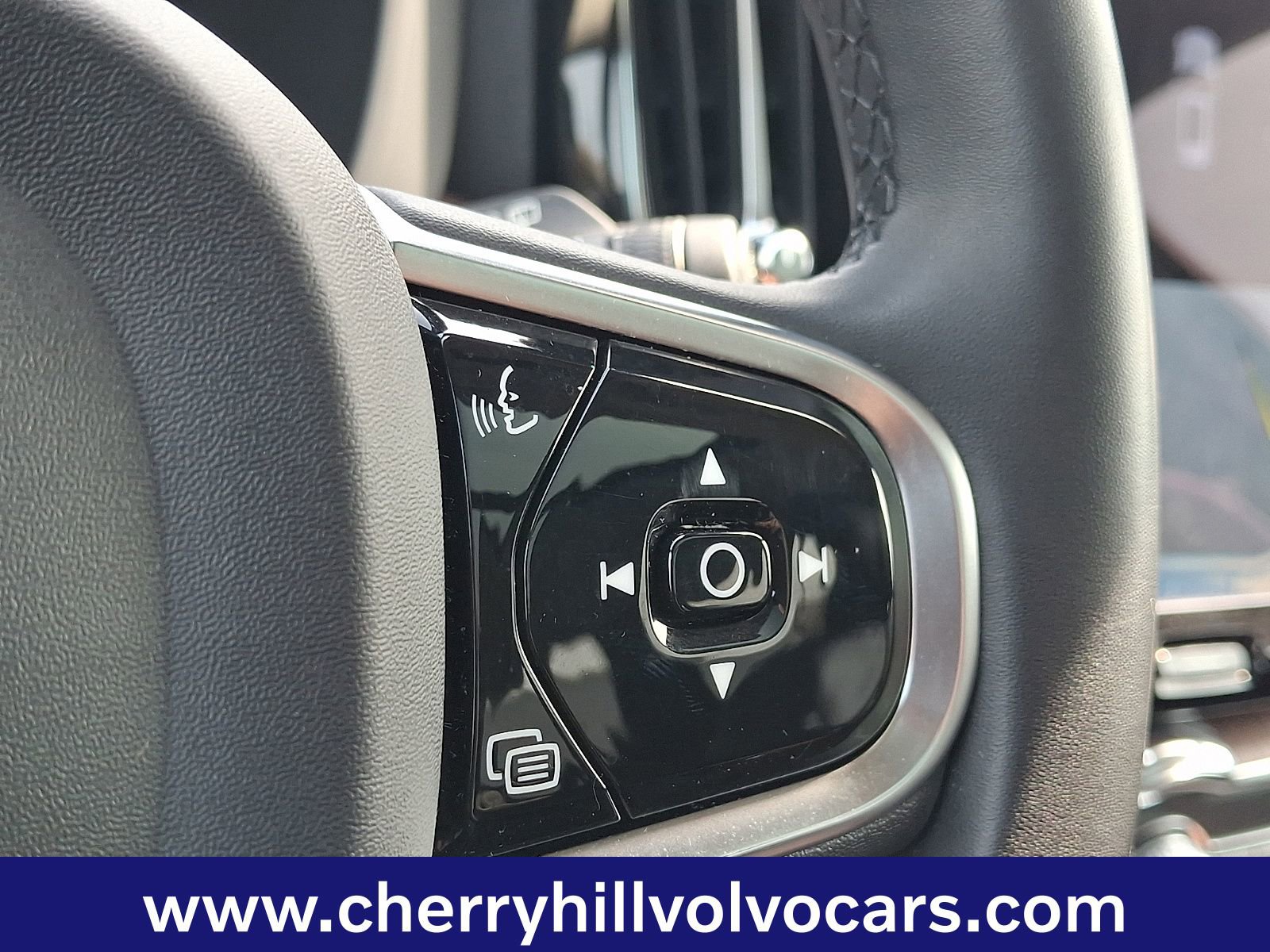 Certified 2023 Volvo XC60 B5 Plus w/ Protection Package Premier image 24