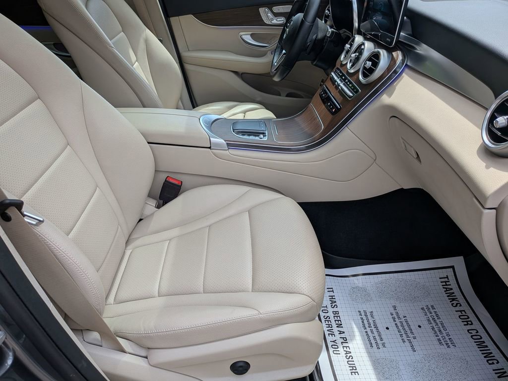 Used 2022 Mercedes-Benz GLC 300 4MATIC w/ Premium Package Lite image 34