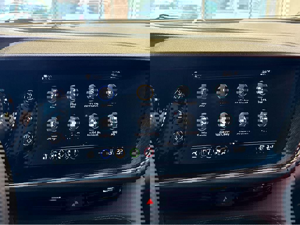 Used 2023 Buick Envision Essence w/ Sport Touring Package image 21