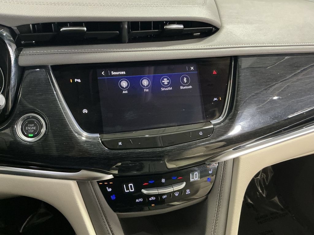 Used 2025 Cadillac XT6 Premium Luxury w/ LPO, Floor Liner Package AWD/4WD image 19