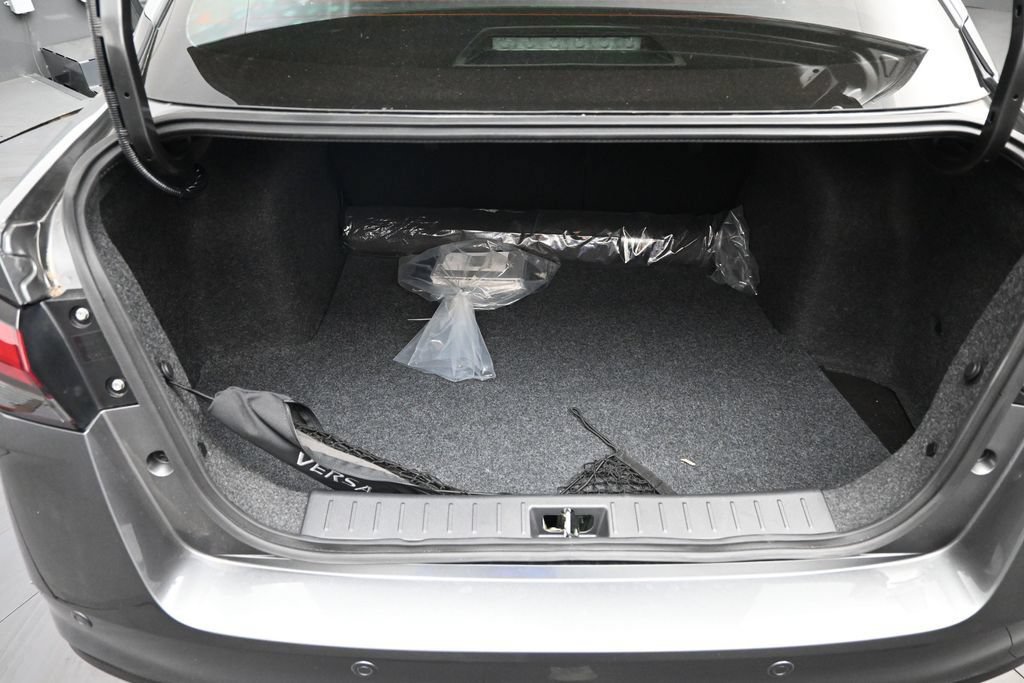 Certified 2025 Nissan Versa SR w/ Trunk Package FWD image 15
