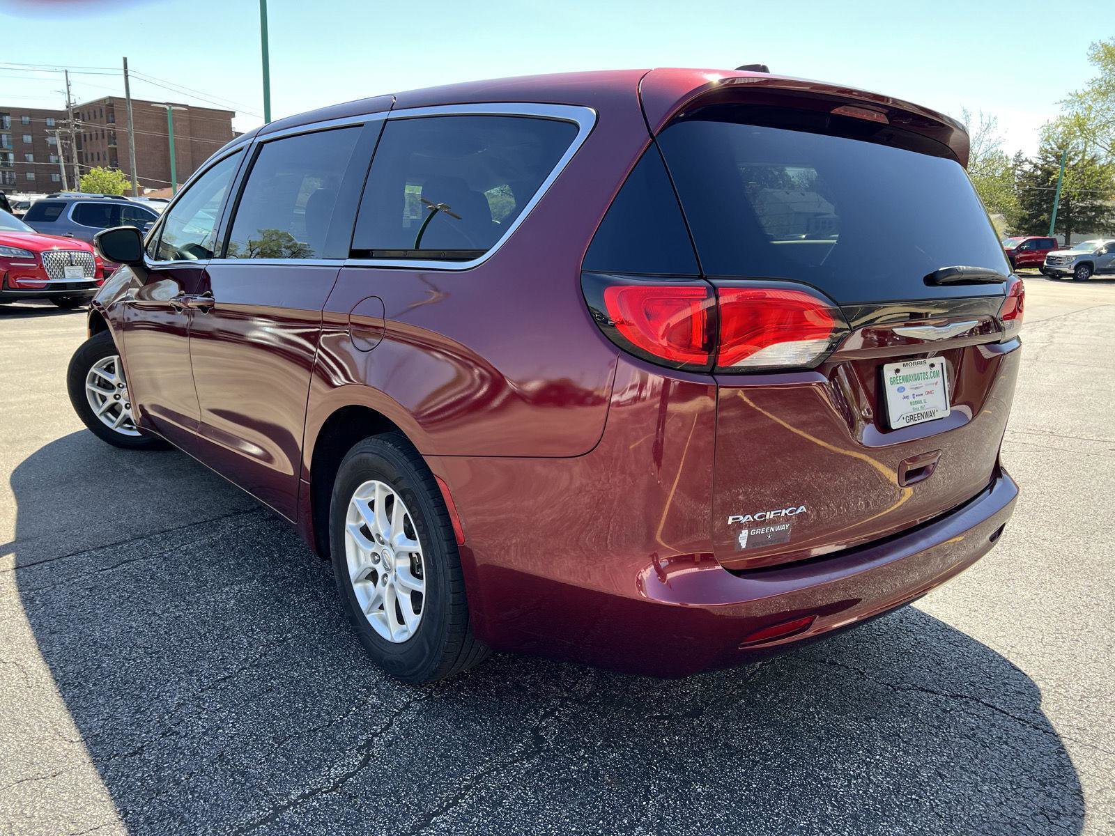 Used 2017 Chrysler Pacifica Touring image 7