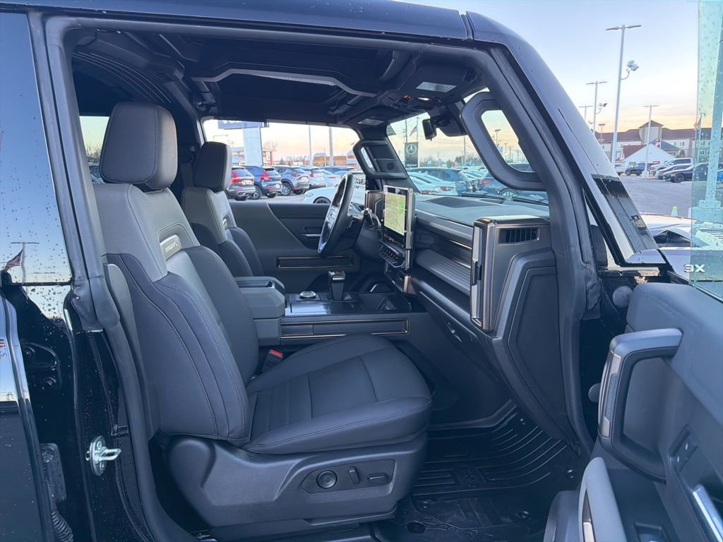 Used 2025 GMC Hummer EV 3X w/ LPO, Cargo Utility Package image 30