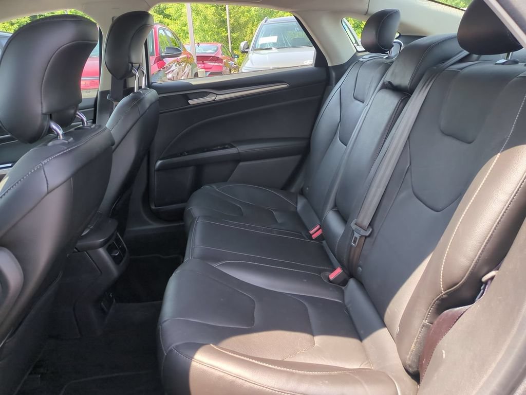 Used 2013 Ford Fusion Titanium w/ Titanium Driver Assist Pkg AWD/4WD image 23