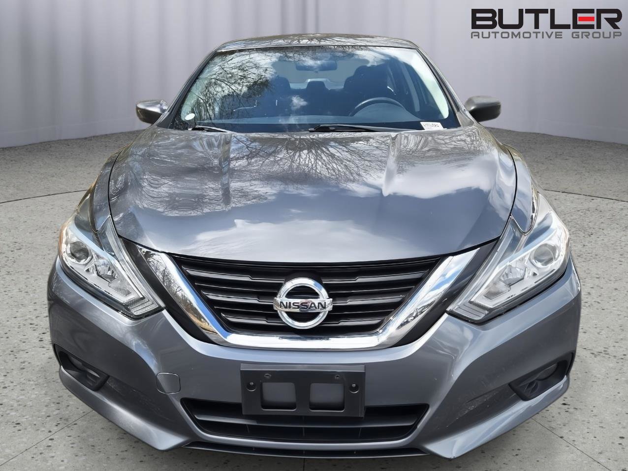 Used 2017 Nissan Altima 2.5 SV image 2