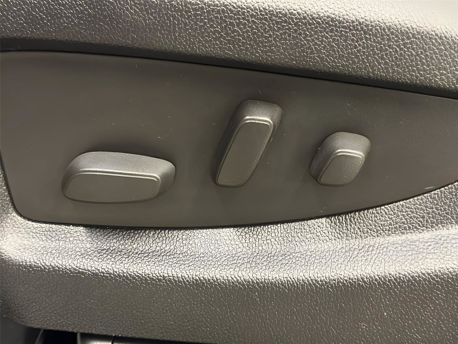 Used 2015 GMC Sierra 2500 SLT w/ Driver Alert Package image 44