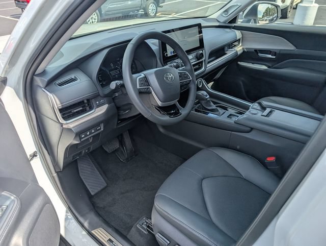 Used 2026 Toyota Grand Highlander AWD Hybrid image 16