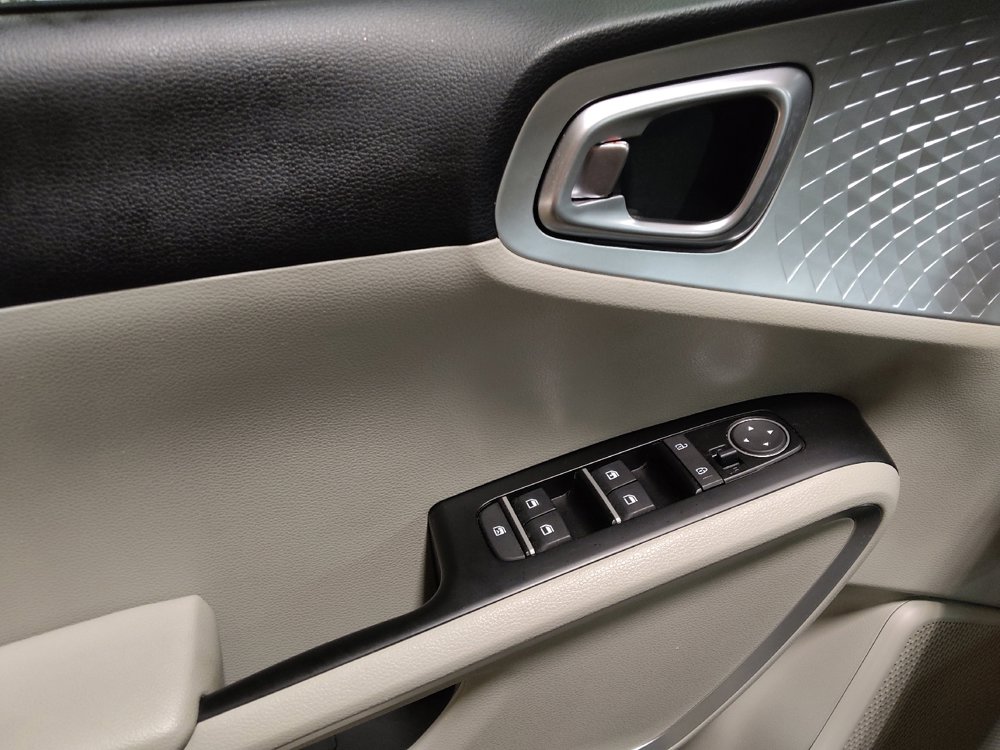 Used 2023 Kia Soul LX w/ LX Technology Package image 27