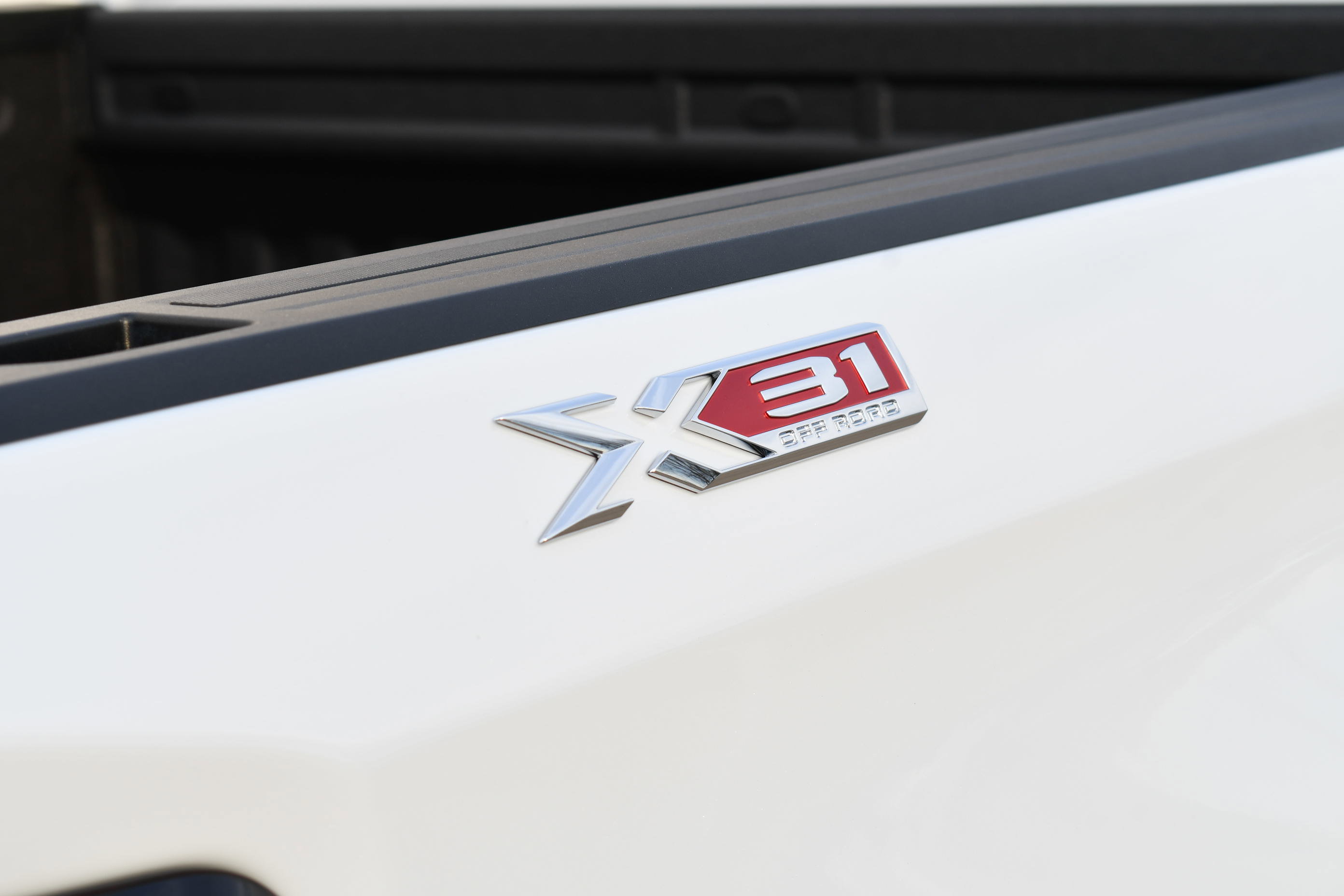 New 2026 GMC Sierra 1500 SLT w/ SLT Premium Plus Package image 9