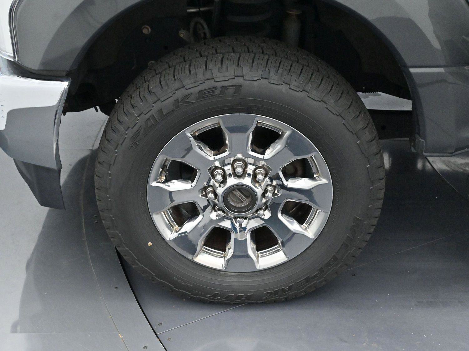 Used 2019 Ford F250 Lariat w/ Chrome Package image 35