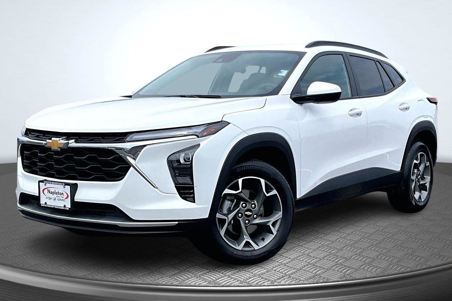 Used 2025 Chevrolet Trax LT FWD image 1