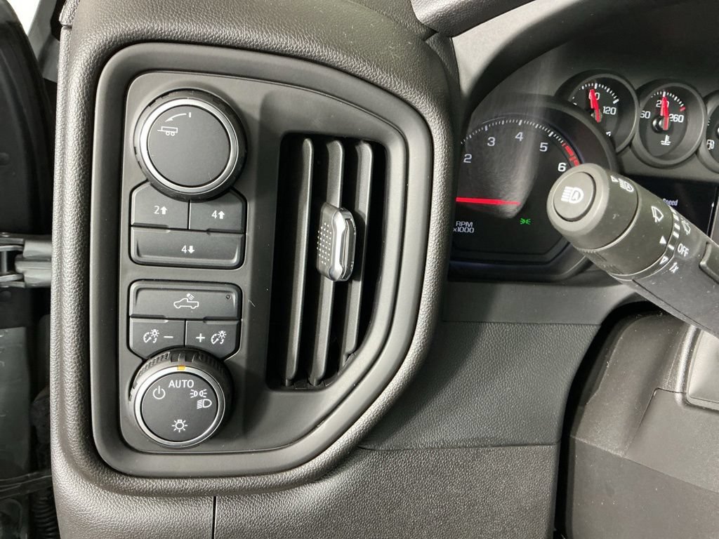 Used 2024 Chevrolet Silverado 2500 Custom w/ Custom Convenience Package AWD/4WD image 18