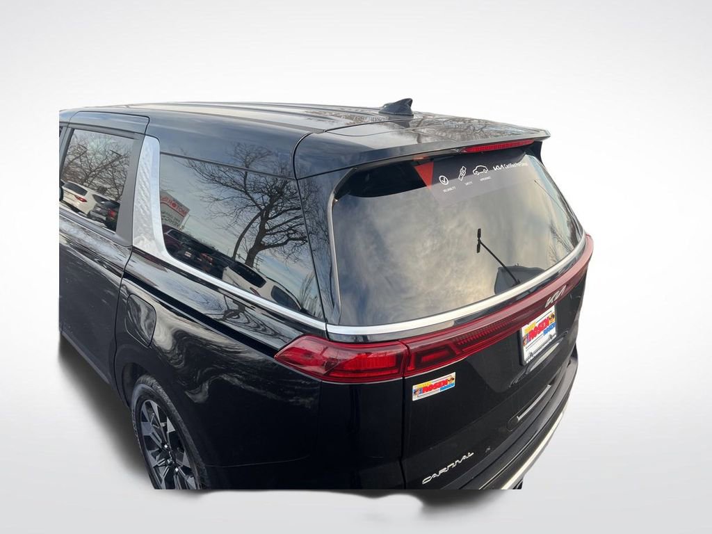 Certified 2023 Kia Carnival EX image 33
