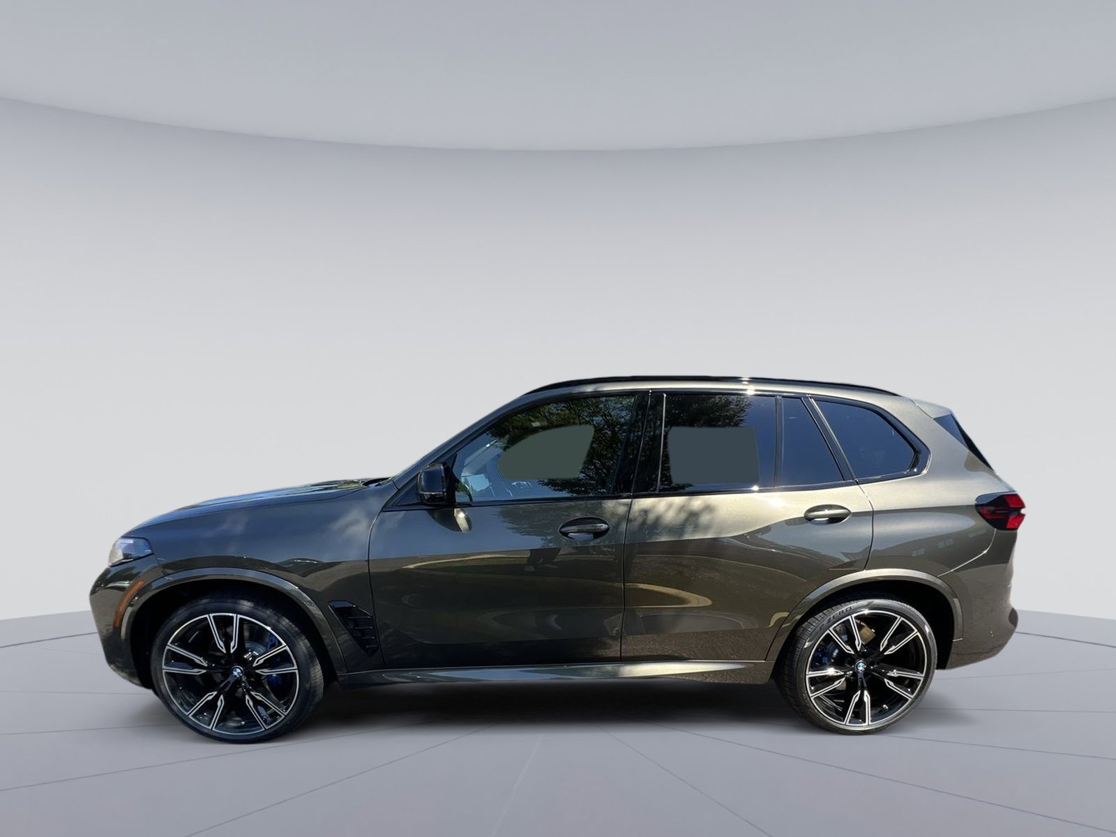 New 2026 BMW X5 M60i image 2