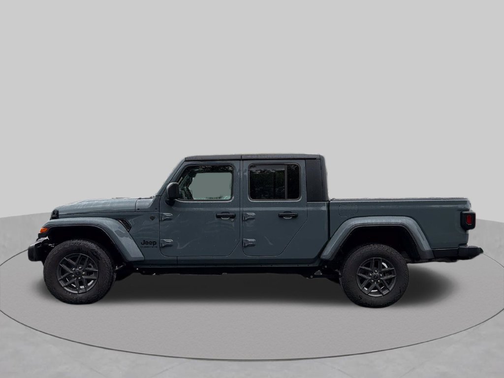 Used 2024 Jeep Gladiator Sport w/ Dual Top Group AWD/4WD image 5