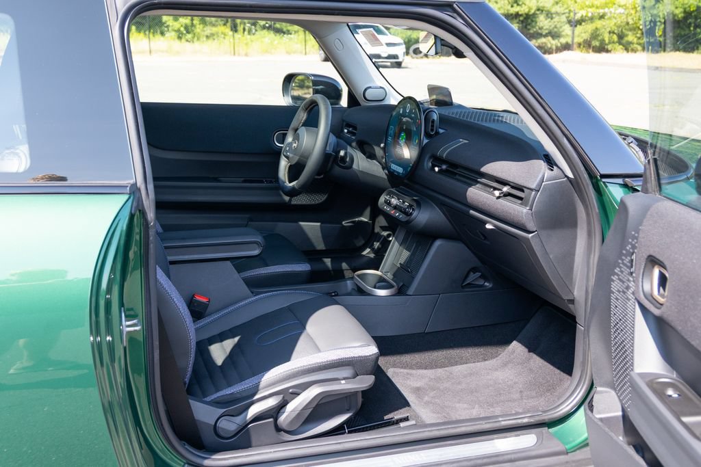 Used 2025 MINI Cooper S FWD image 18