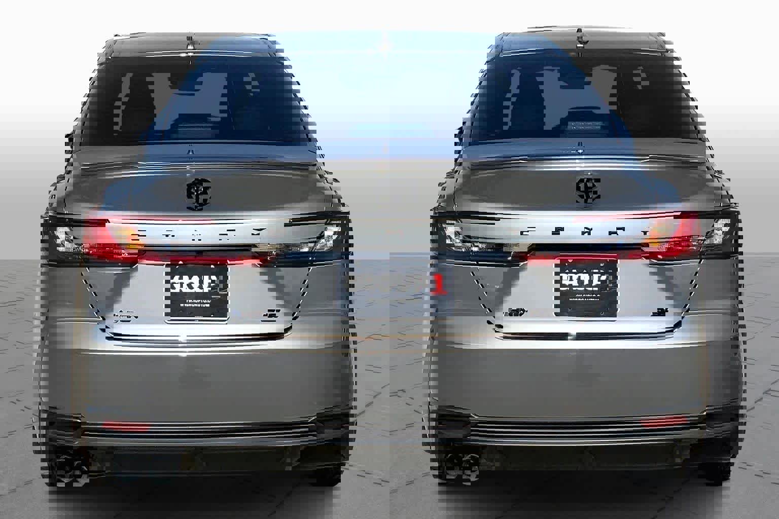 Used 2025 Toyota Camry SE w/ Convenience Package image 5