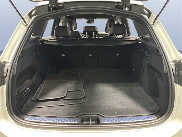 Used 2025 Mercedes-Benz GLC 300 4MATIC image 11