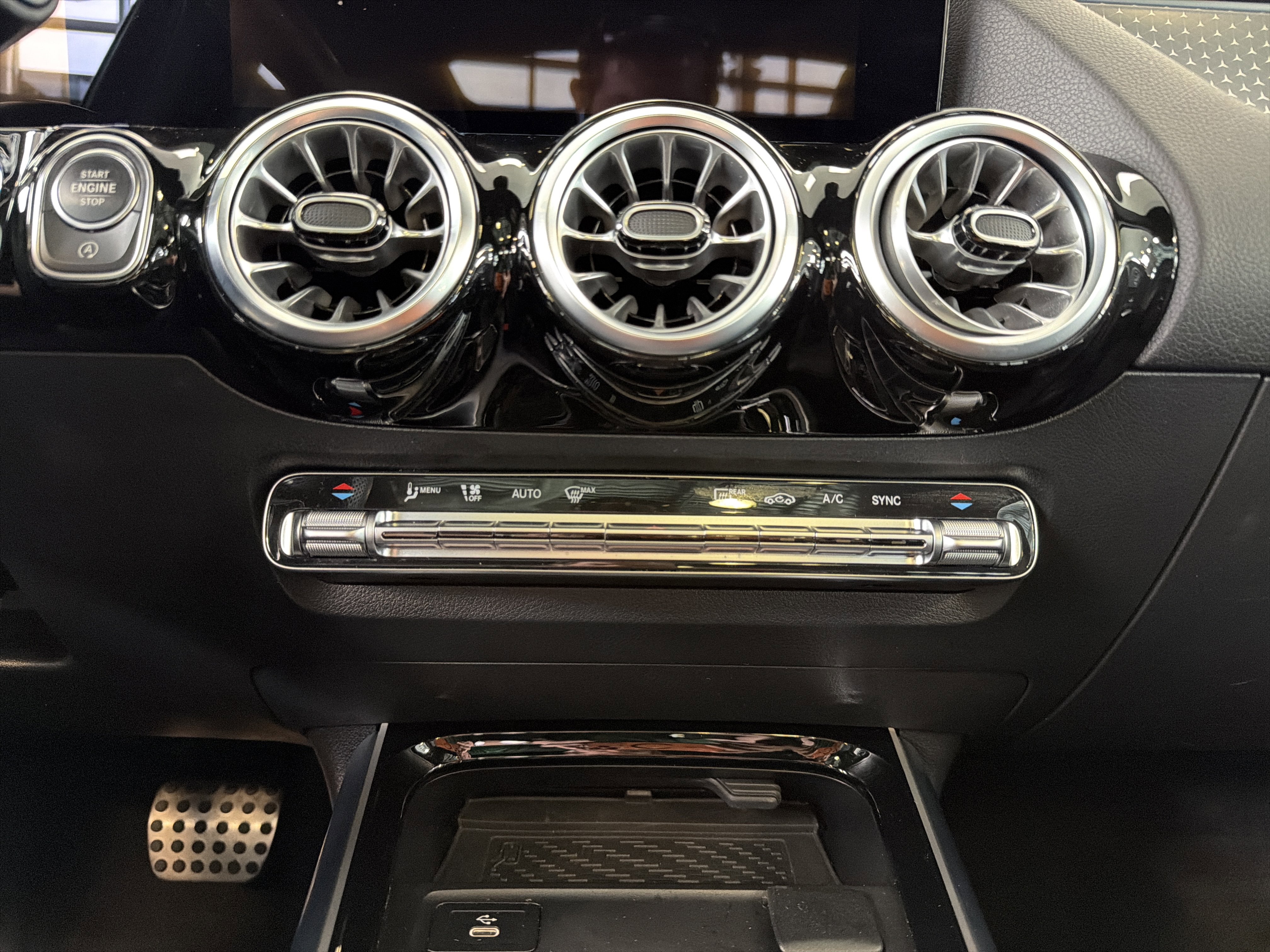Certified 2025 Mercedes-Benz GLA 250 4MATIC image 22
