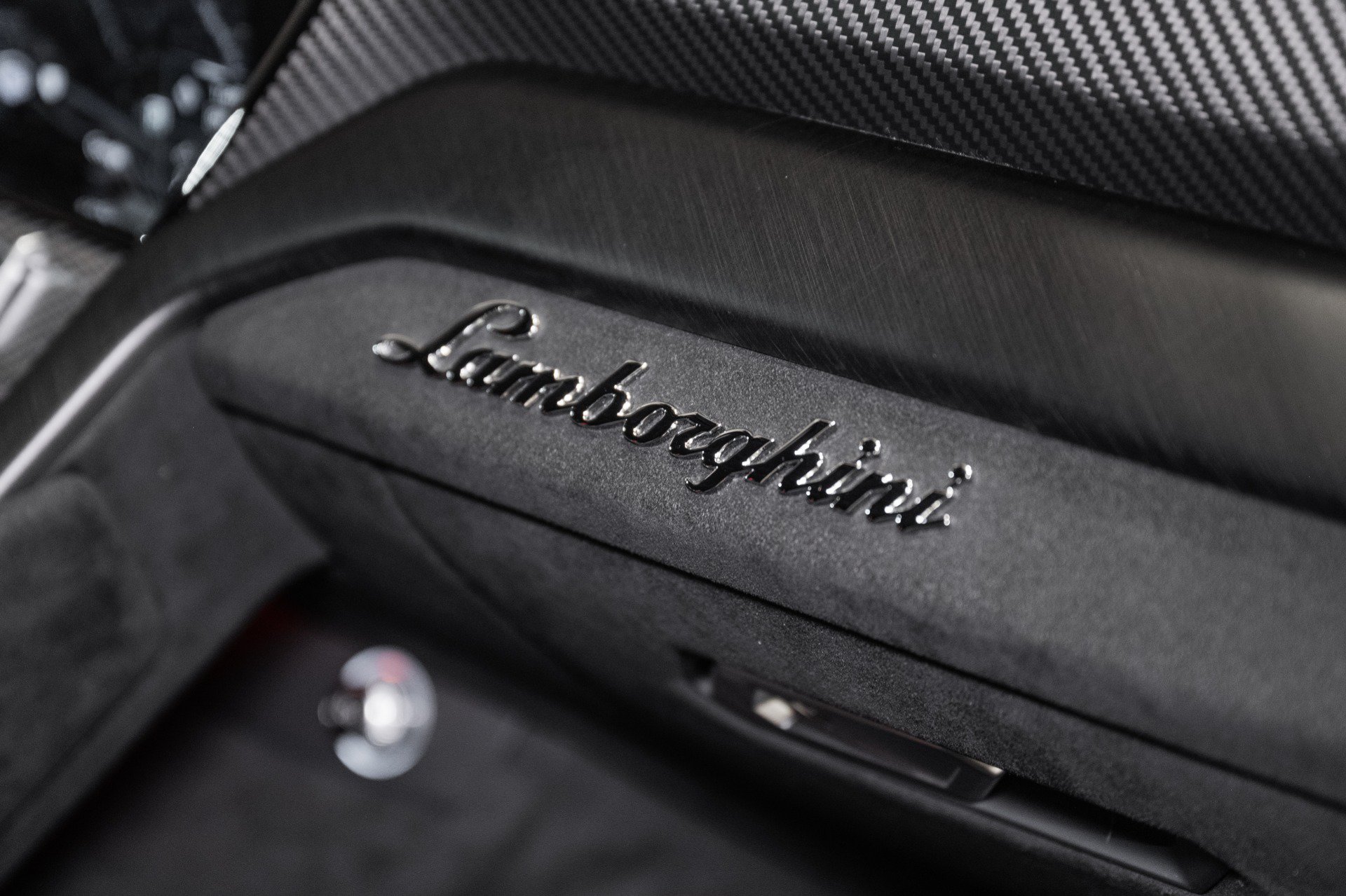Used 2024 Lamborghini Urus Performante AWD/4WD image 52