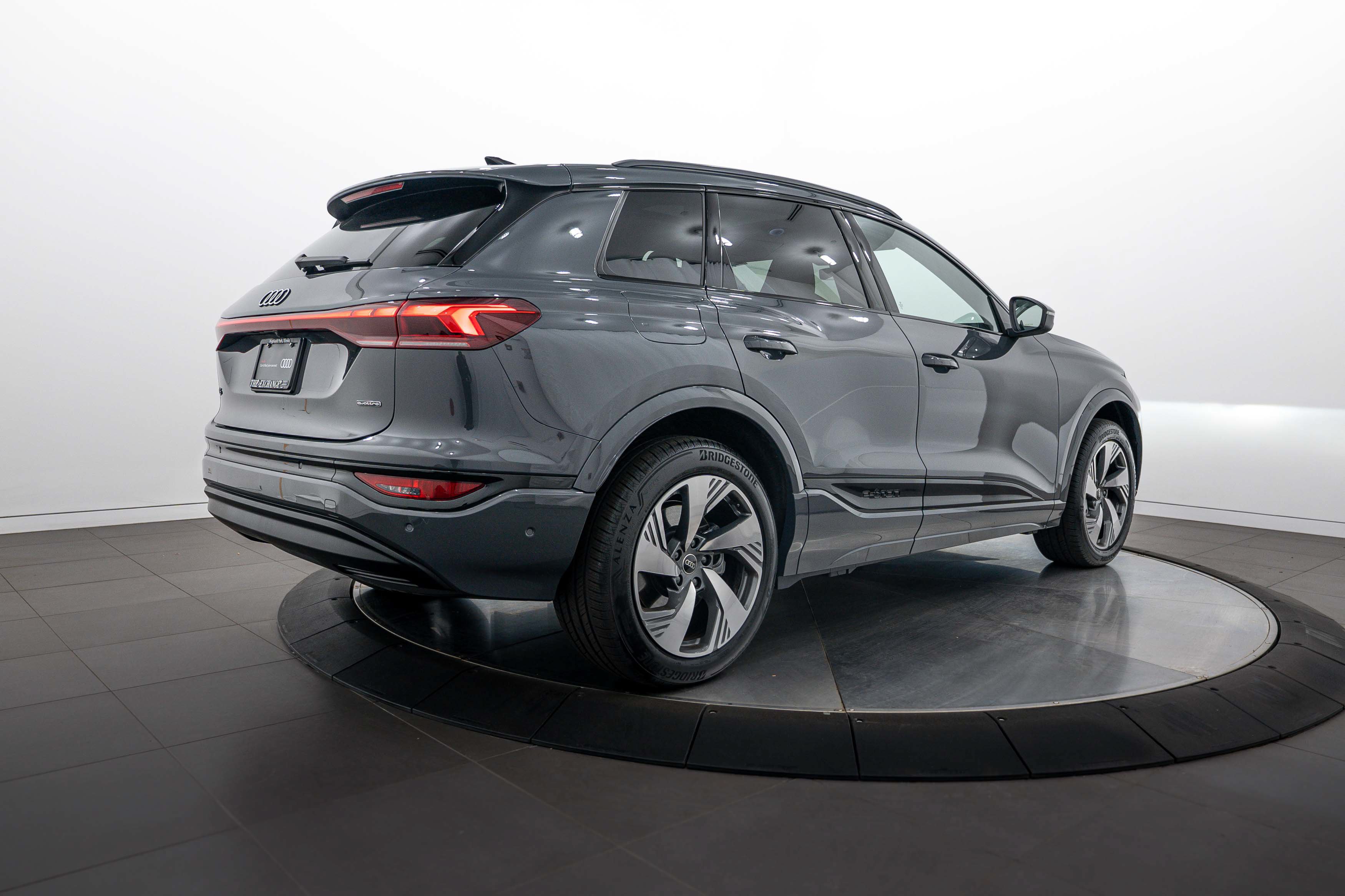 Certified 2025 Audi Q6 e-tron Premium Plus w/ Premium Plus AWD/4WD image 5