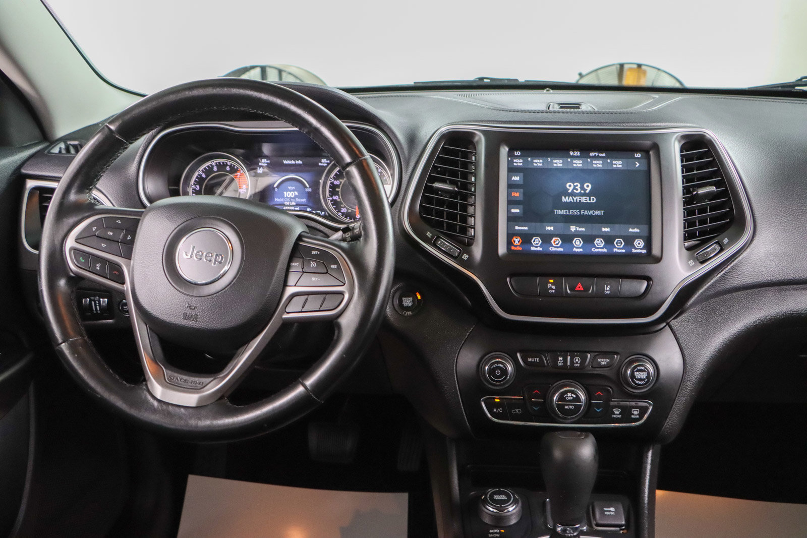 Used 2021 Jeep Cherokee Latitude Lux w/ Sun & Sound Group image 17