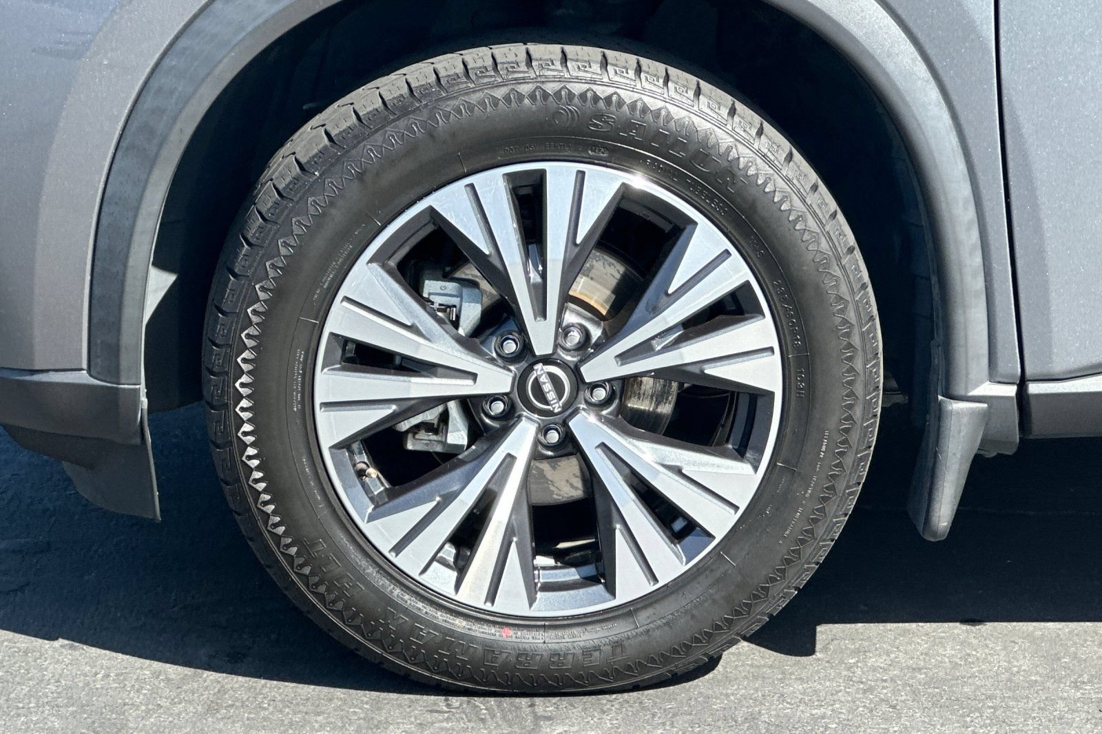 Used 2023 Nissan Rogue SV w/ SV Premium B Package FWD image 29