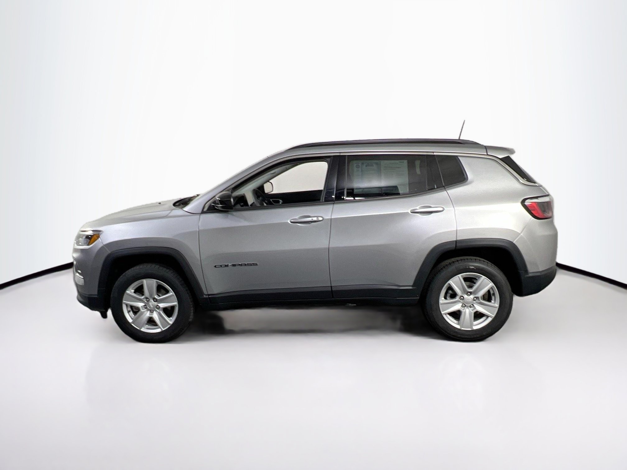Used 2022 Jeep Compass Latitude AWD/4WD image 8