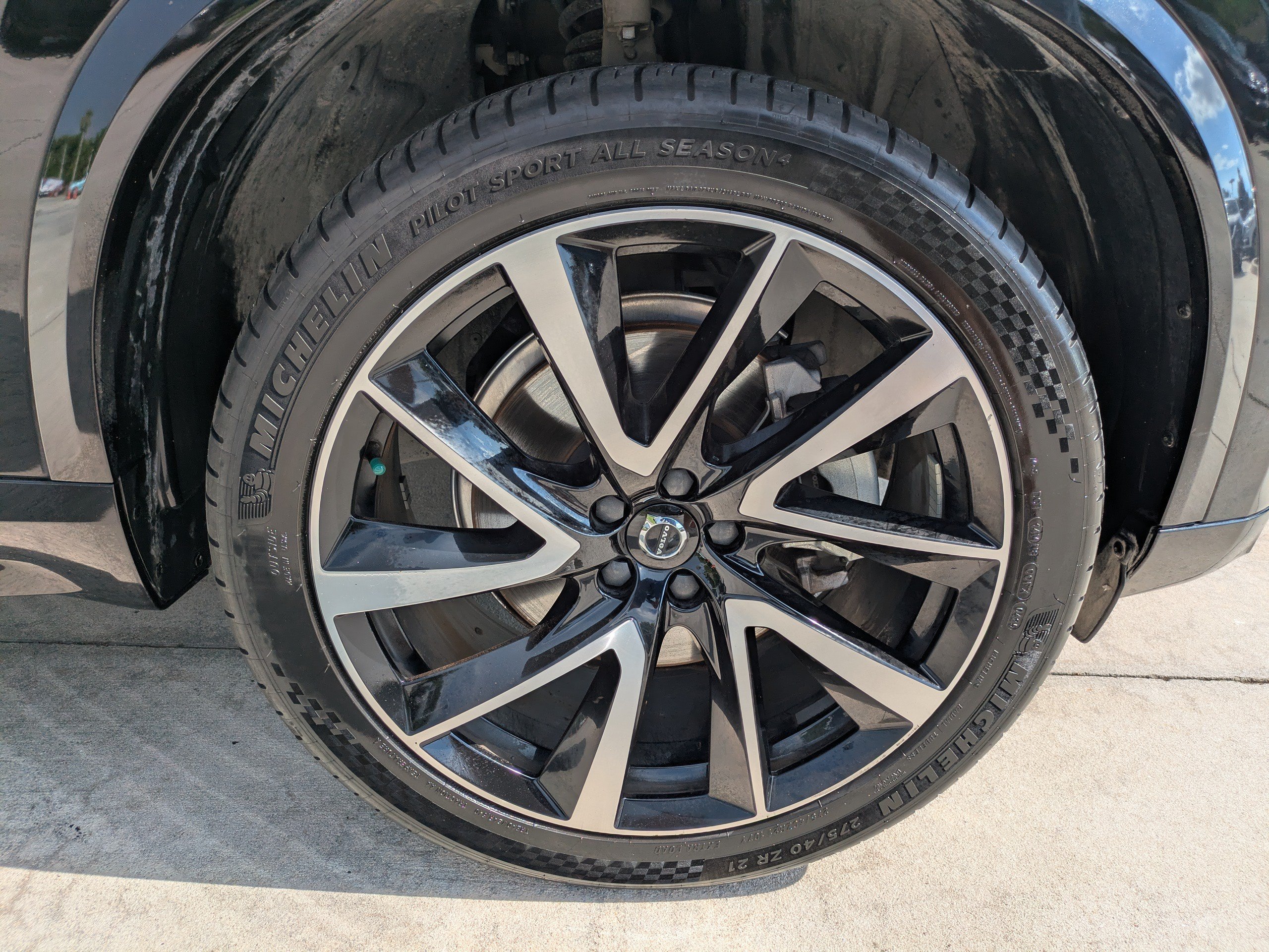 Used 2022 Volvo XC90 T6 Momentum w/ Climate Package AWD/4WD image 9