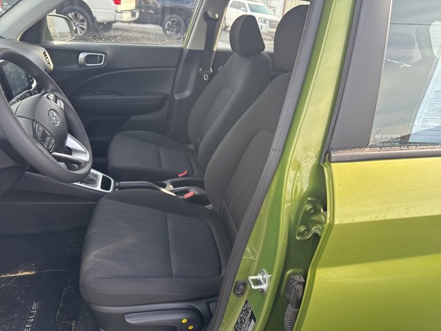 Used 2022 Hyundai Venue SE image 9