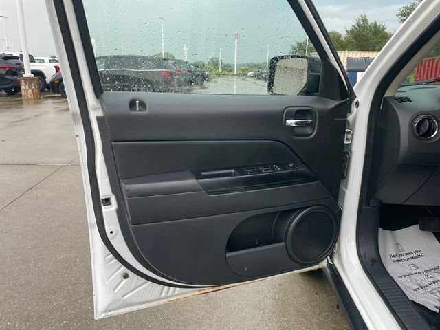 Used 2016 Jeep Patriot Sport w/ Power Value Group AWD/4WD image 20