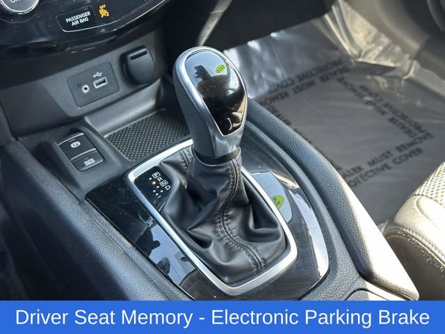 Used 2022 Nissan Rogue Sport SV w/ Technology Package image 9