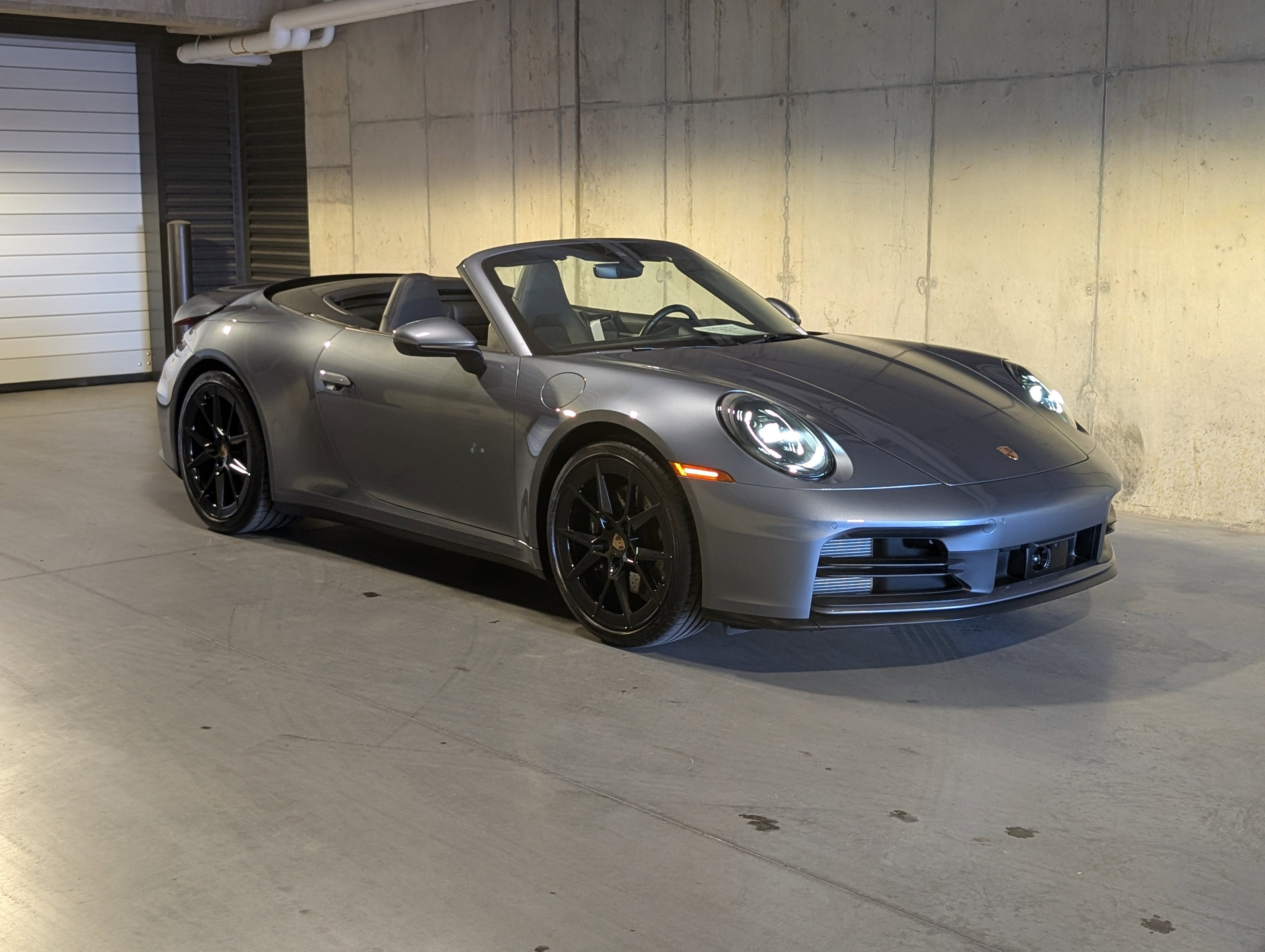 Certified 2025 Porsche 911 Carrera image 9