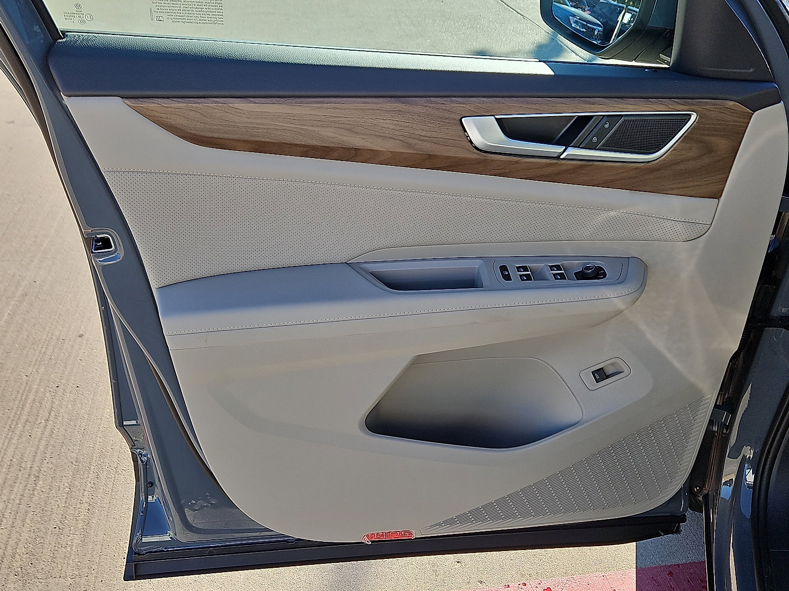 New 2026 Volkswagen Atlas SE image 14