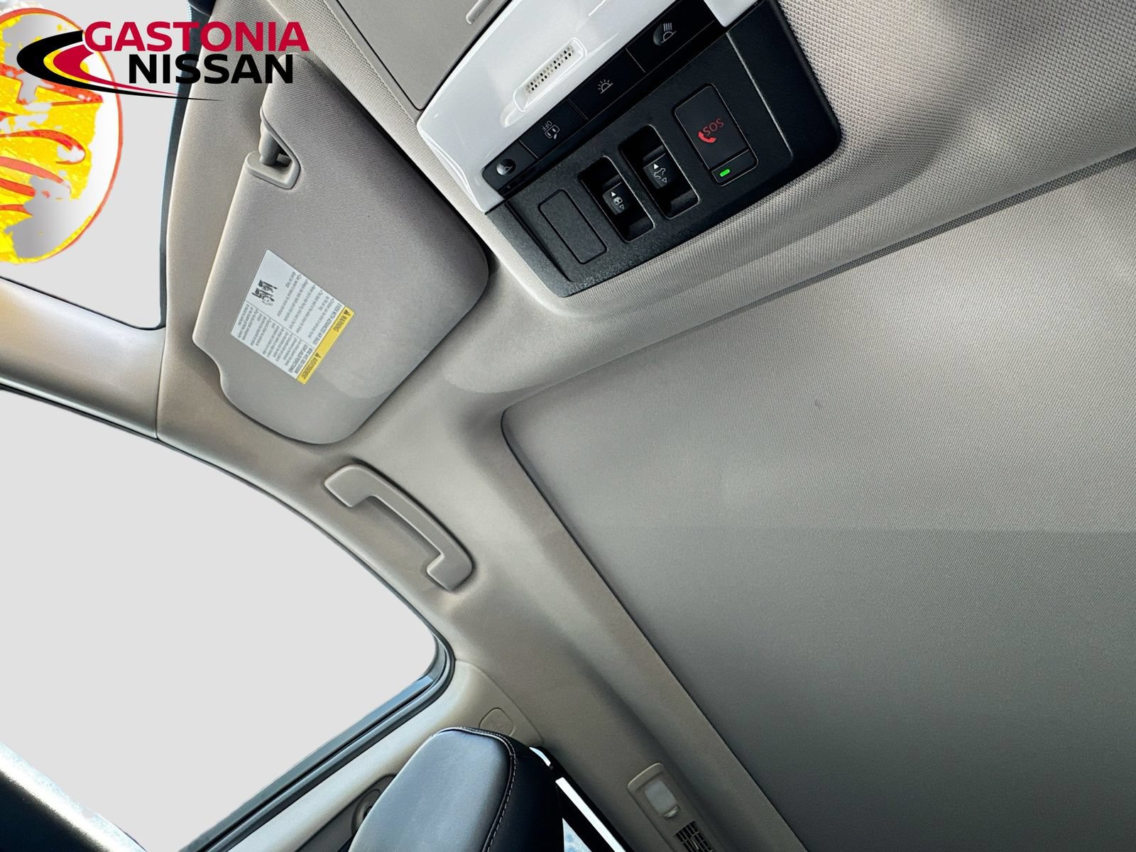 Used 2024 Nissan Pathfinder SL w/ SL Premium Package FWD image 30
