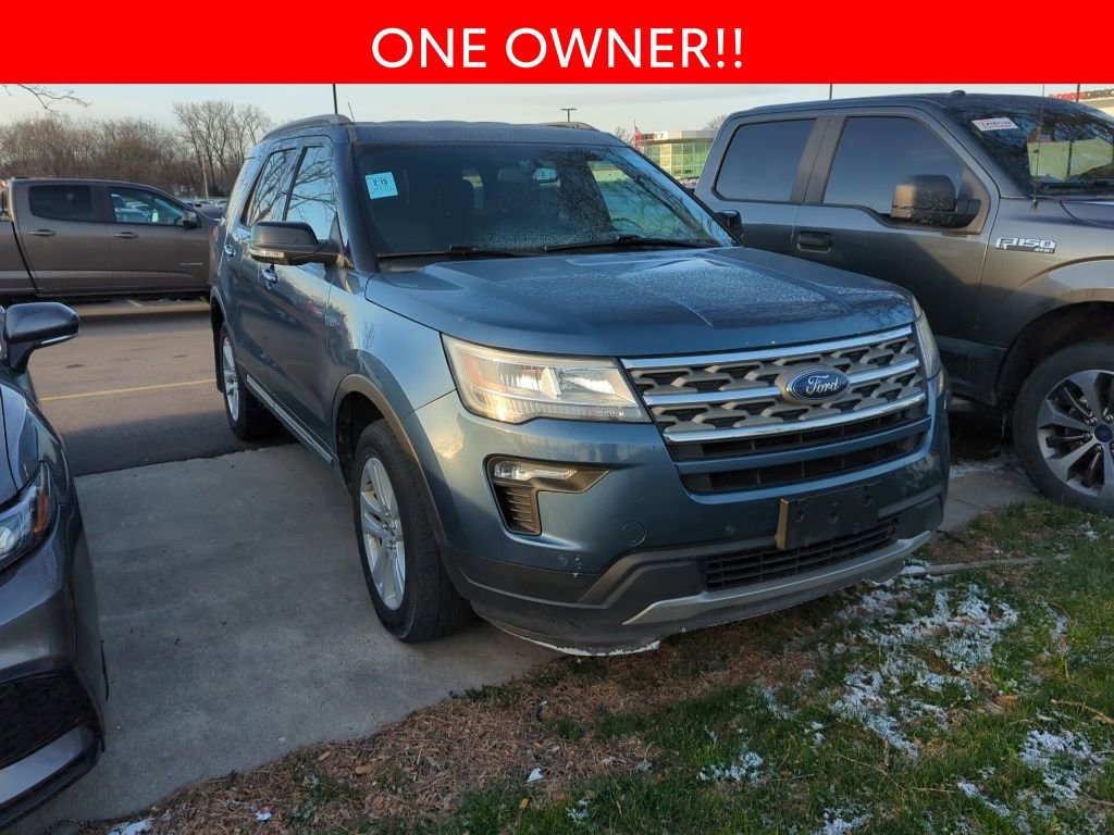 Used 2018 Ford Explorer XLT w/ Equipment Group 202A image 3
