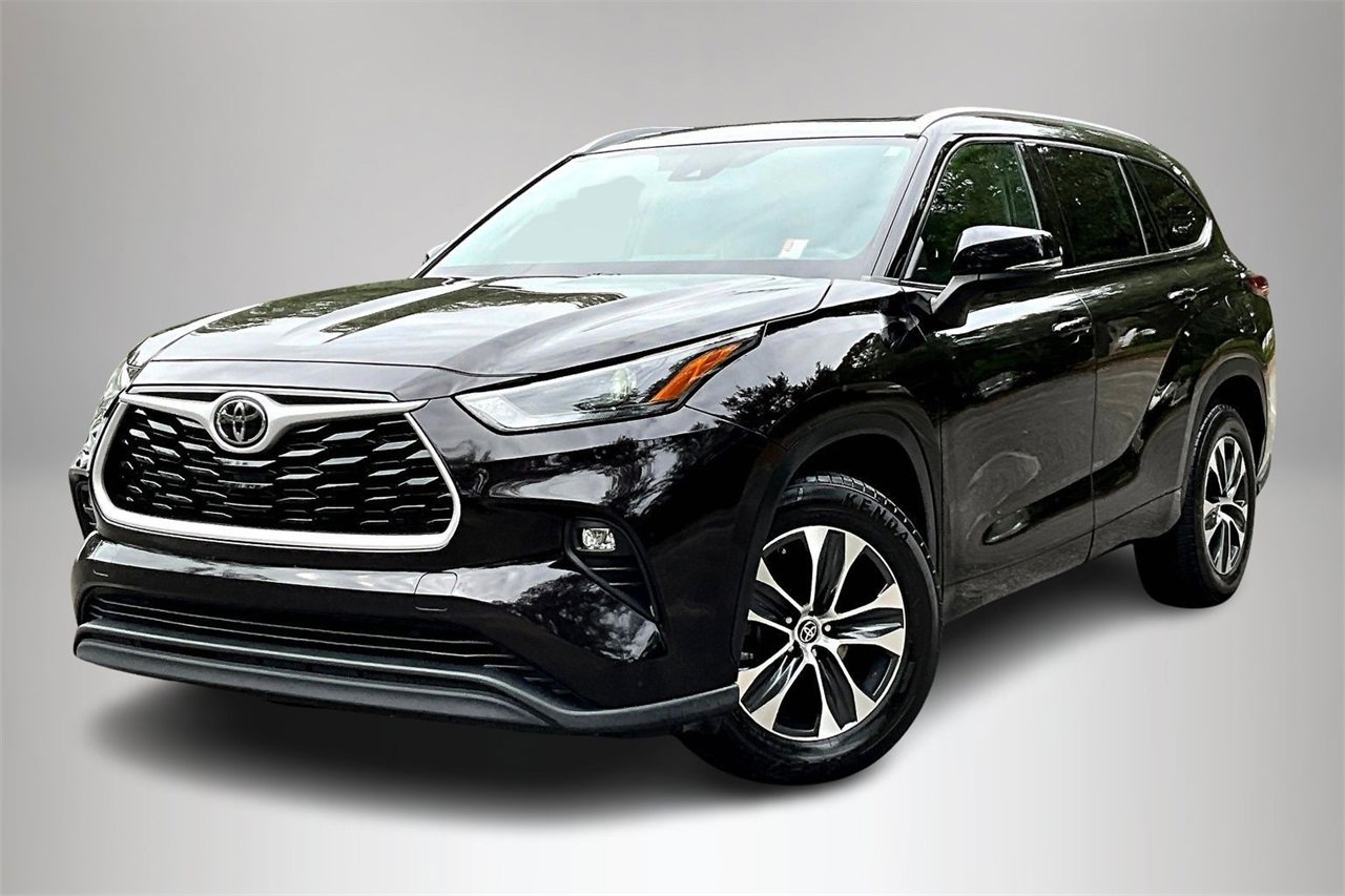 Used 2022 Toyota Highlander XLE
