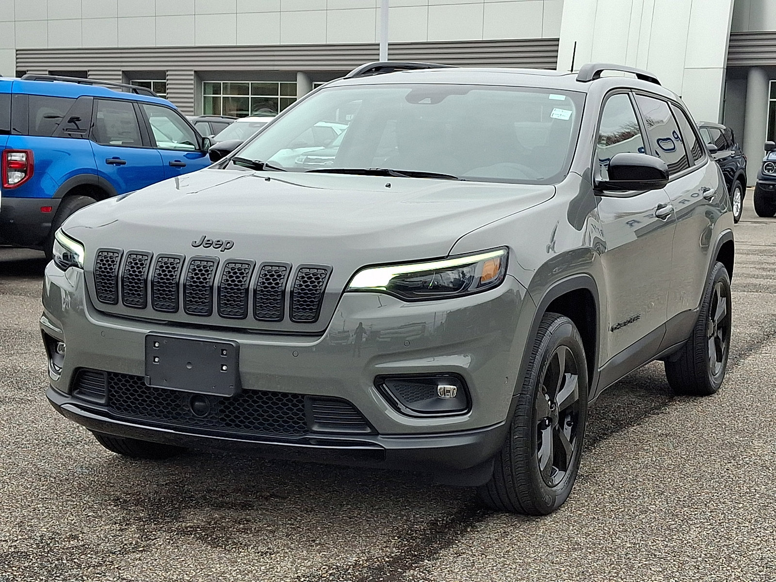 Used 2023 Jeep Cherokee Altitude Lux w/ Lux Elite Package image 4