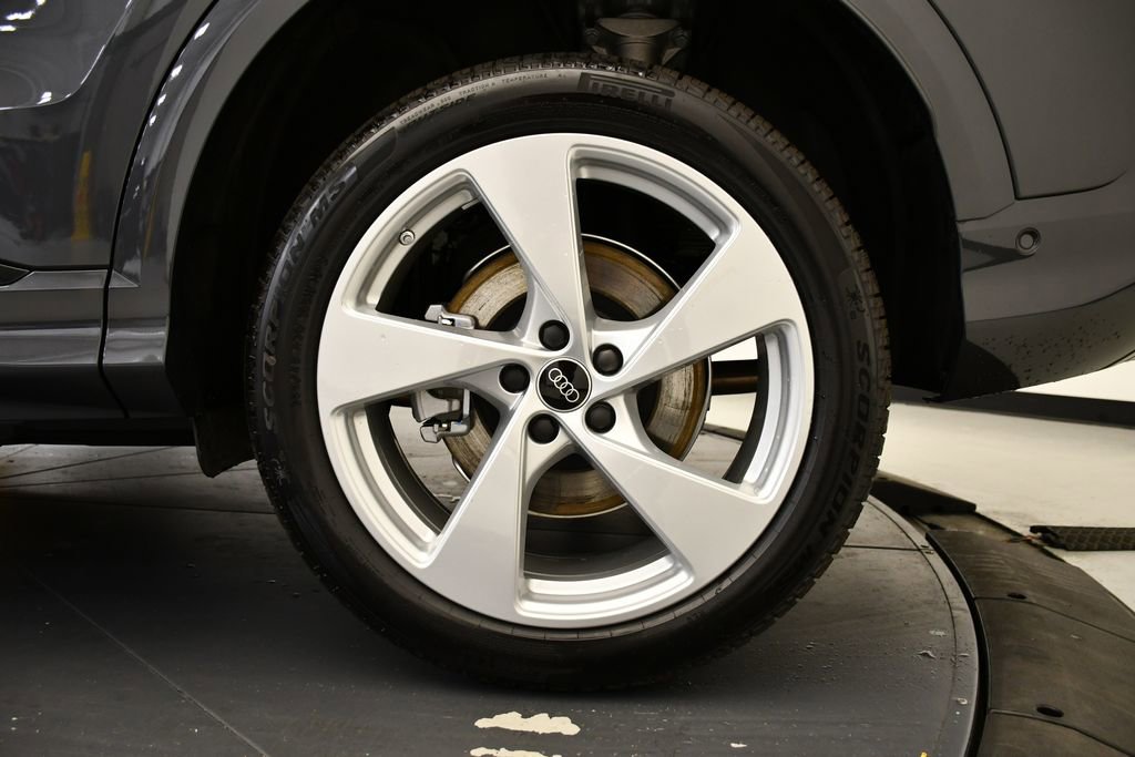 Used 2025 Audi Q5 Premium Plus w/ Premium Plus AWD/4WD image 14