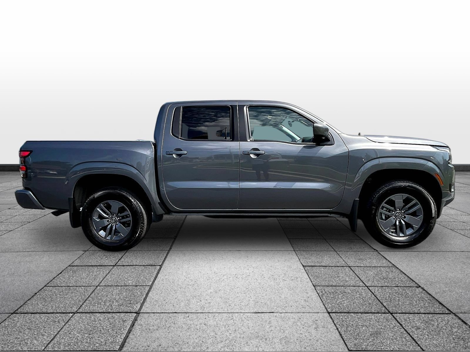 Certified 2025 Nissan Frontier SV w/ SV Convenience Package AWD/4WD image 4