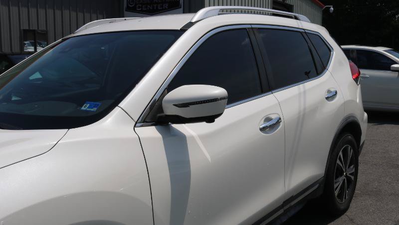 Used 2017 Nissan Rogue SL FWD image 3