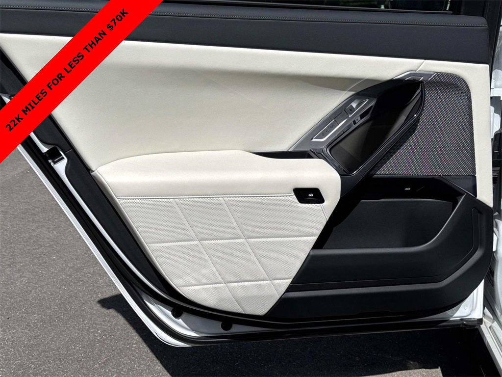 Used 2023 BMW i7 xDrive60 image 12