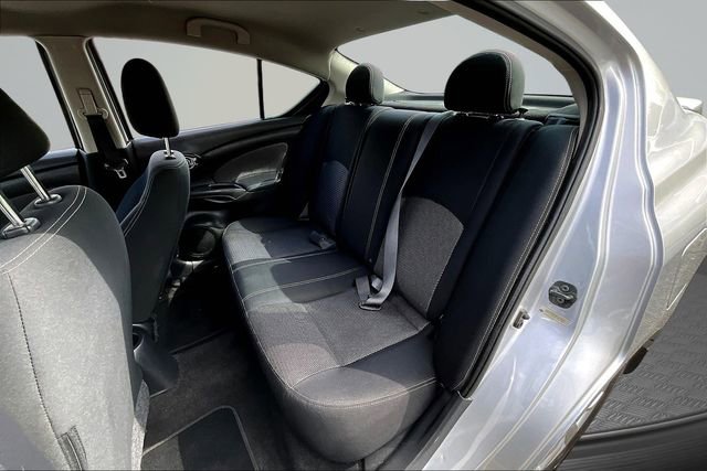 Used 2014 Nissan Versa SV w/ Convenience Package image 20
