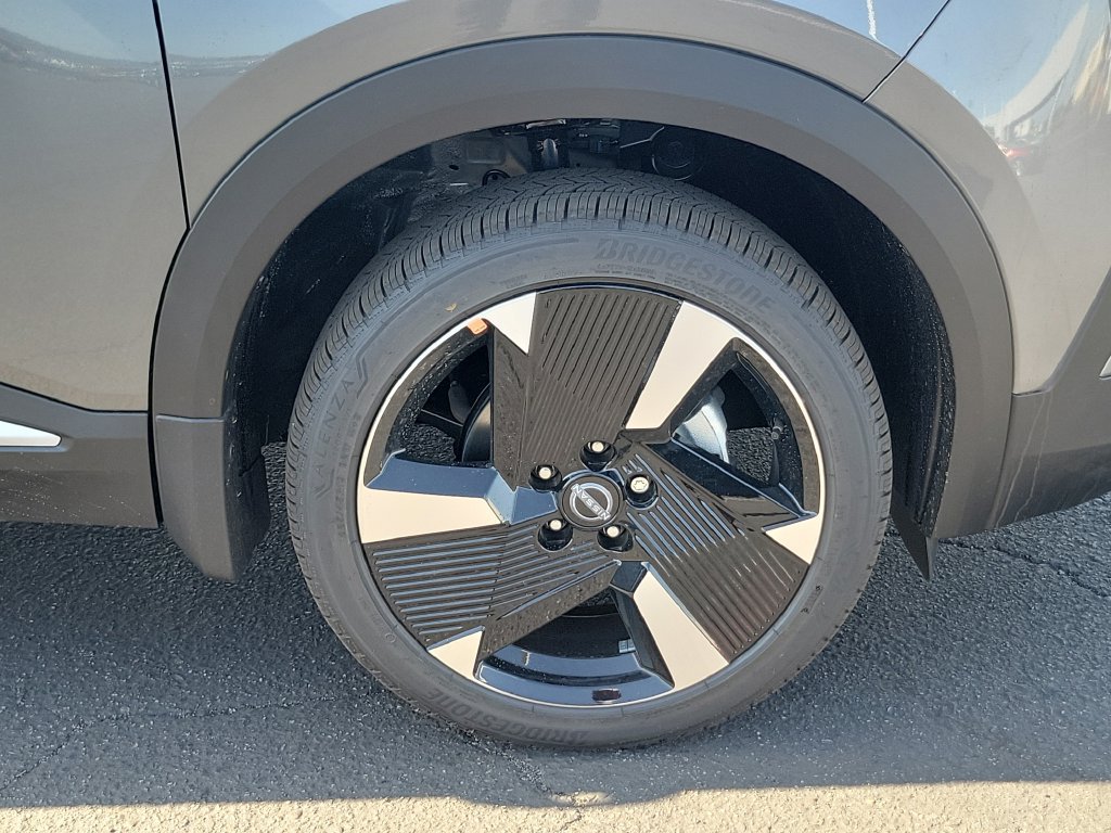 New 2026 Nissan Kicks SR FWD image 17