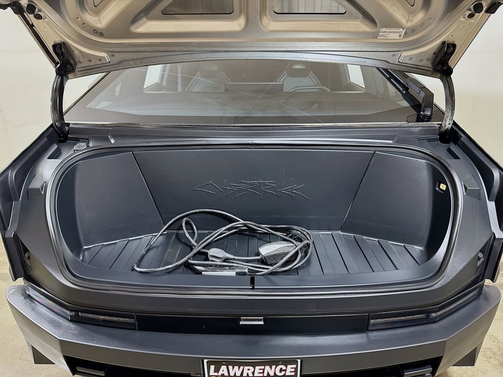 Used 2024 Tesla Cybertruck AWD Crew Cab image 28