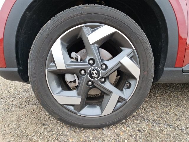 Used 2023 Hyundai Venue SEL w/ Cargo Package image 17